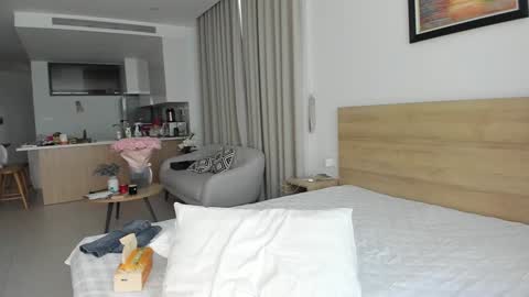 Aya online show from 12/31/24, 03:34