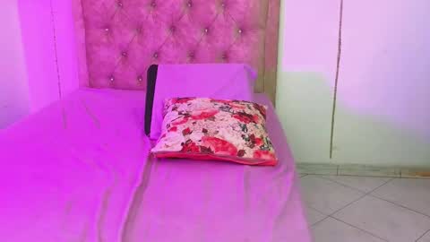 serafina_ online show from 01/13/25, 03:58