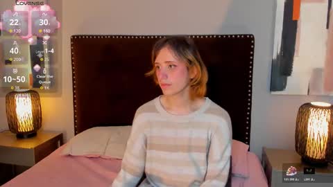 Seraphine star online show from 03/22/26, 01:36