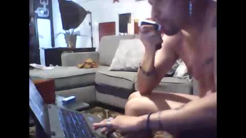 Snapshot of seraphyx33 chatting on 09/18/25, 08:38 seraphyx33 online show from 09/18/25, 08:38