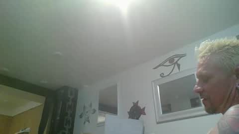 Snapshot of seraphyx33 chatting on 09/18/25, 11:29 seraphyx33 online show from 09/18/25, 11:29