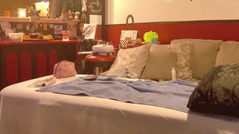 Snapshot of seraphyx33 chatting on 10/24/25, 04:25 seraphyx33 online show from 10/24/25, 04:25