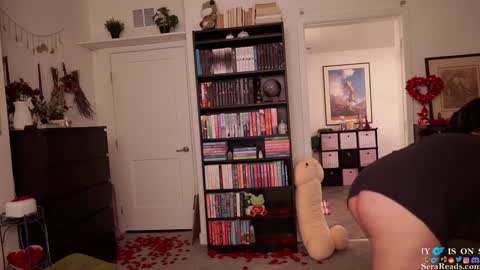 SeraReads online show from 02/08/25, 05:51