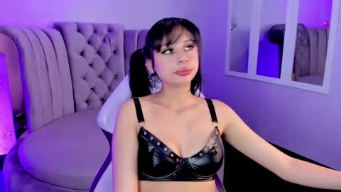 Snapshot of seren_bleck chatting on 03/07/25, 03:29 Seren Follow me online show from 03/07/25, 03:29