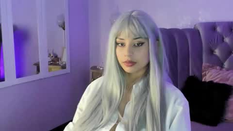Snapshot of seren_bleck chatting on 09/17/25, 03:19 Seren Follow me online show from 09/17/25, 03:19