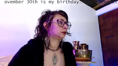 Snapshot of serena_xyz chatting on 11/26/25, 06:53 Serena Xyz online show from 11/26/25, 06:53