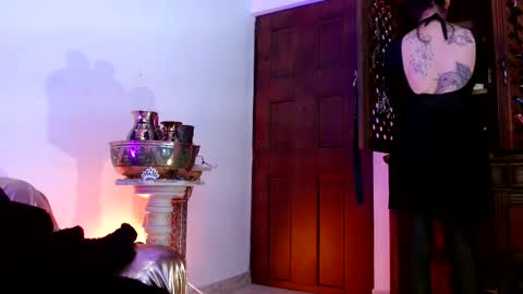 Snapshot of serena_xyz chatting on 12/03/25, 06:17 Serena Xyz online show from 12/03/25, 06:17