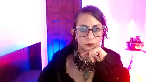 Snapshot of serena_xyz chatting on 12/13/25, 08:36 Serena Xyz online show from 12/13/25, 08:36