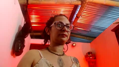 Snapshot of serena_xyz chatting on 01/06/26, 06:33 Serena Xyz online show from 01/06/26, 06:33