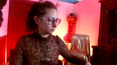 Snapshot of serena_xyz chatting on 01/18/26, 03:27 Serena Xyz online show from 01/18/26, 03:27