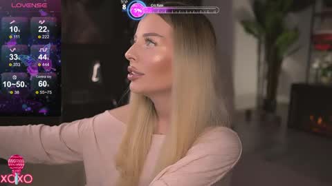 Snapshot of serenanoir chatting on 05/10/26, 08:14 Serena online show from 05/10/26, 08:14