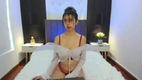 Snapshot of serene_waves chatting on 12/12/24, 12:44 Serene online show from 12/12/24, 12:44