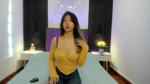 Snapshot of serene_waves chatting on 12/19/24, 12:01 Serene online show from 12/19/24, 12:01