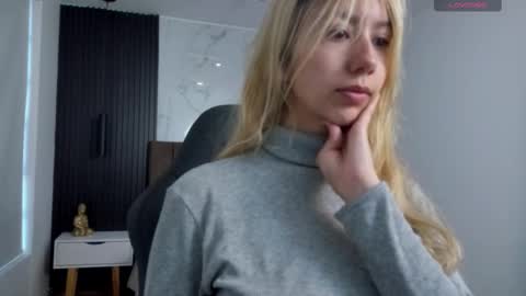 Snapshot of serene_waves chatting on 10/10/25, 12:48 Serene online show from 10/10/25, 12:48