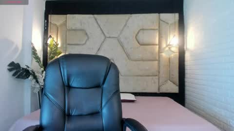 Serene online show from 04/20/26, 12:41