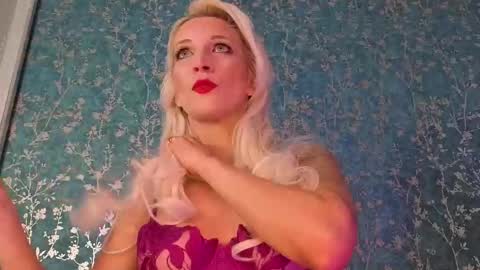 serenexx  your MILF online show from 11/19/25, 10:15