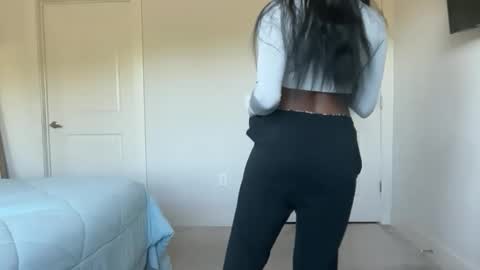 Serenity Bee   online show from 04/07/26, 02:39