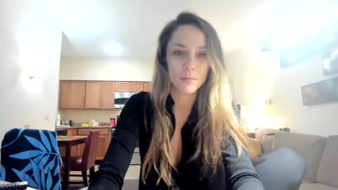 serenityroseee online show from 06/19/26, 10:02