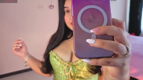 Serenna Cruz online show from 04/06/26, 08:10