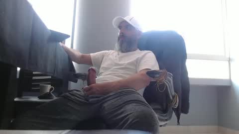 Snapshot of serioyhetero19 chatting on 09/13/25, 06:29 hetero serio discreto online show from 09/13/25, 06:29