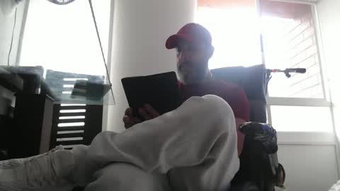 hetero serio discreto online show from 01/10/26, 08:32