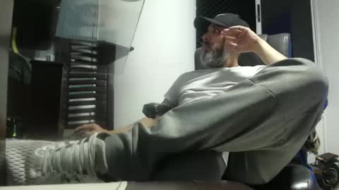 hetero serio discreto online show from 02/10/26, 12:04