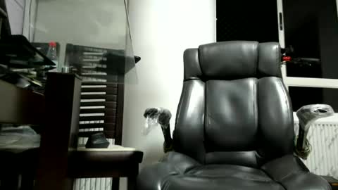hetero serio discreto online show from 06/18/26, 12:00