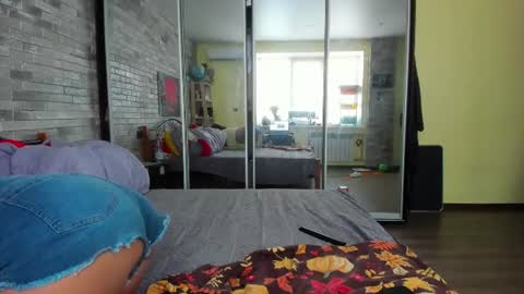 Snapshot of serpenttempter88 chatting on 06/30/26, 04:35 VIOLA online show from 06/30/26, 04:35