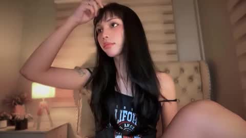 Snapshot of service_dolly69 chatting on 05/22/26, 11:54 service_dolly69 online show from 05/22/26, 11:54