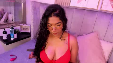 Snapshot of seshat_hitt chatting on 10/24/25, 03:25 Seshat online show from 10/24/25, 03:25