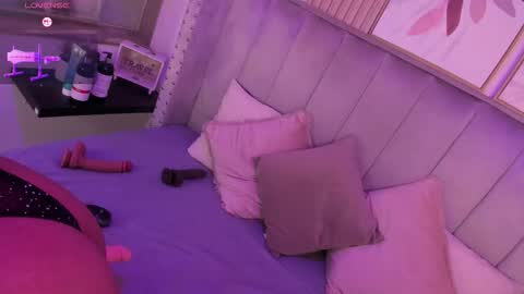 Snapshot of seshat_hitt chatting on 10/25/25, 03:47 Seshat online show from 10/25/25, 03:47