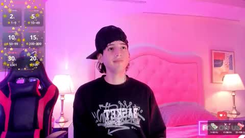 Snapshot of sett_and_gwen chatting on 02/15/25, 06:55 sett_and_gwen online show from 02/15/25, 06:55