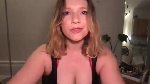 Snapshot of seturselfonfyre chatting on 09/30/25, 03:44 seturselfonfyre online show from 09/30/25, 03:44