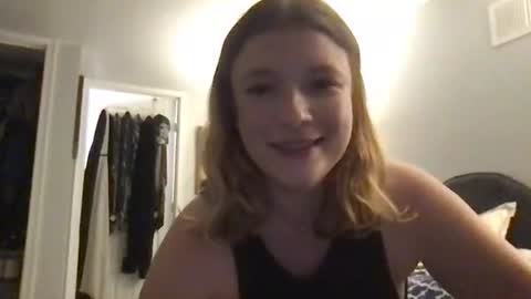 Snapshot of seturselfonfyre chatting on 10/28/25, 09:39 seturselfonfyre online show from 10/28/25, 09:39