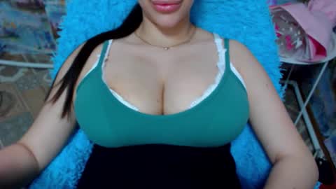 seu_cute online show from 10/15/25, 12:27