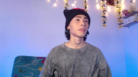 Snapshot of seven7xis chatting on 03/12/25, 05:02 Alexis online show from 03/12/25, 05:02