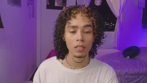 Snapshot of seven7xis chatting on 10/17/25, 03:42 Alexis online show from 10/17/25, 03:42