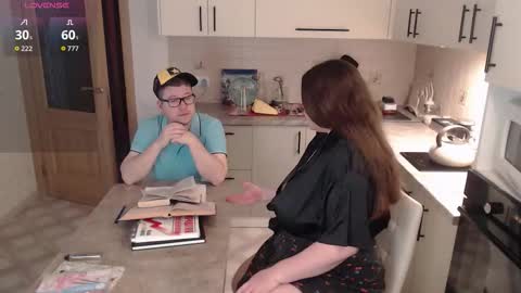 Roxy Kate Mary Alex Arnold online show from 11/27/25, 04:14