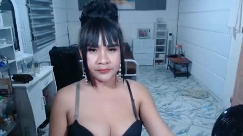 MS Anna online show from 10/06/25, 08:12