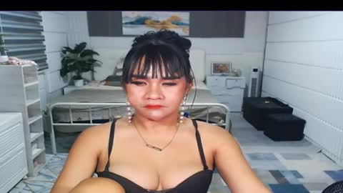 MS Anna online show from 10/25/25, 10:56