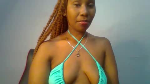 Snapshot of sexie_curvie chatting on 02/04/25, 08:06 Maggie online show from 02/04/25, 08:06