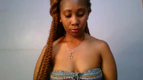 Snapshot of sexie_curvie chatting on 02/07/25, 11:56 Maggie online show from 02/07/25, 11:56