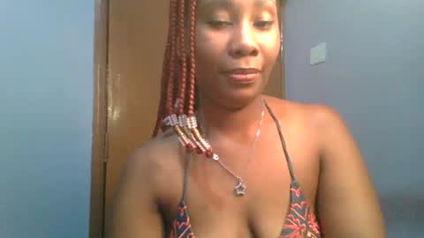 Snapshot of sexie_curvie chatting on 02/17/25, 01:53 Maggie online show from 02/17/25, 01:53