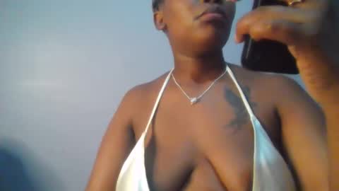 Snapshot of sexie_curvie chatting on 09/16/25, 06:31 Maggie online show from 09/16/25, 06:31