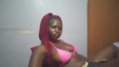 Snapshot of sexie_curvie chatting on 09/28/25, 08:25 Maggie online show from 09/28/25, 08:25