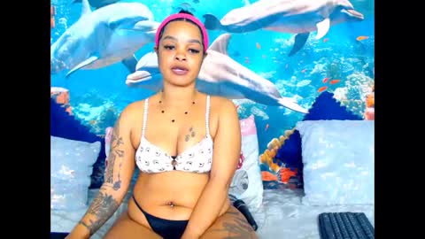 Snapshot of sexiebootyjoyxx chatting on 10/17/25, 06:32 sexiebootyjoyxx online show from 10/17/25, 06:32