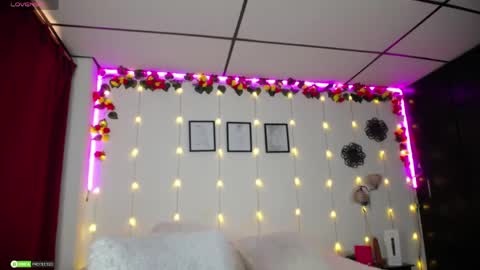 Lili online show from 04/15/26, 06:15