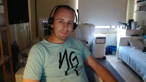 Snapshot of sexlobo1 chatting on 09/15/25, 03:01 Sexlobo online show from 09/15/25, 03:01