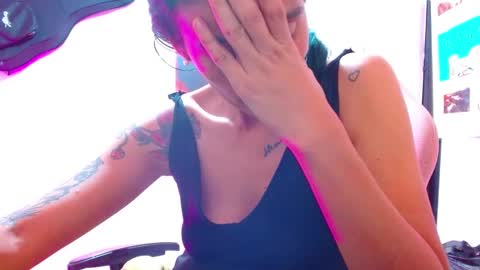 Snapshot of sexmilkdirty chatting on 12/06/24, 03:19 sexmilkdirty online show from 12/06/24, 03:19