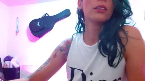 Snapshot of sexmilkdirty chatting on 12/07/24, 09:55 sexmilkdirty online show from 12/07/24, 09:55